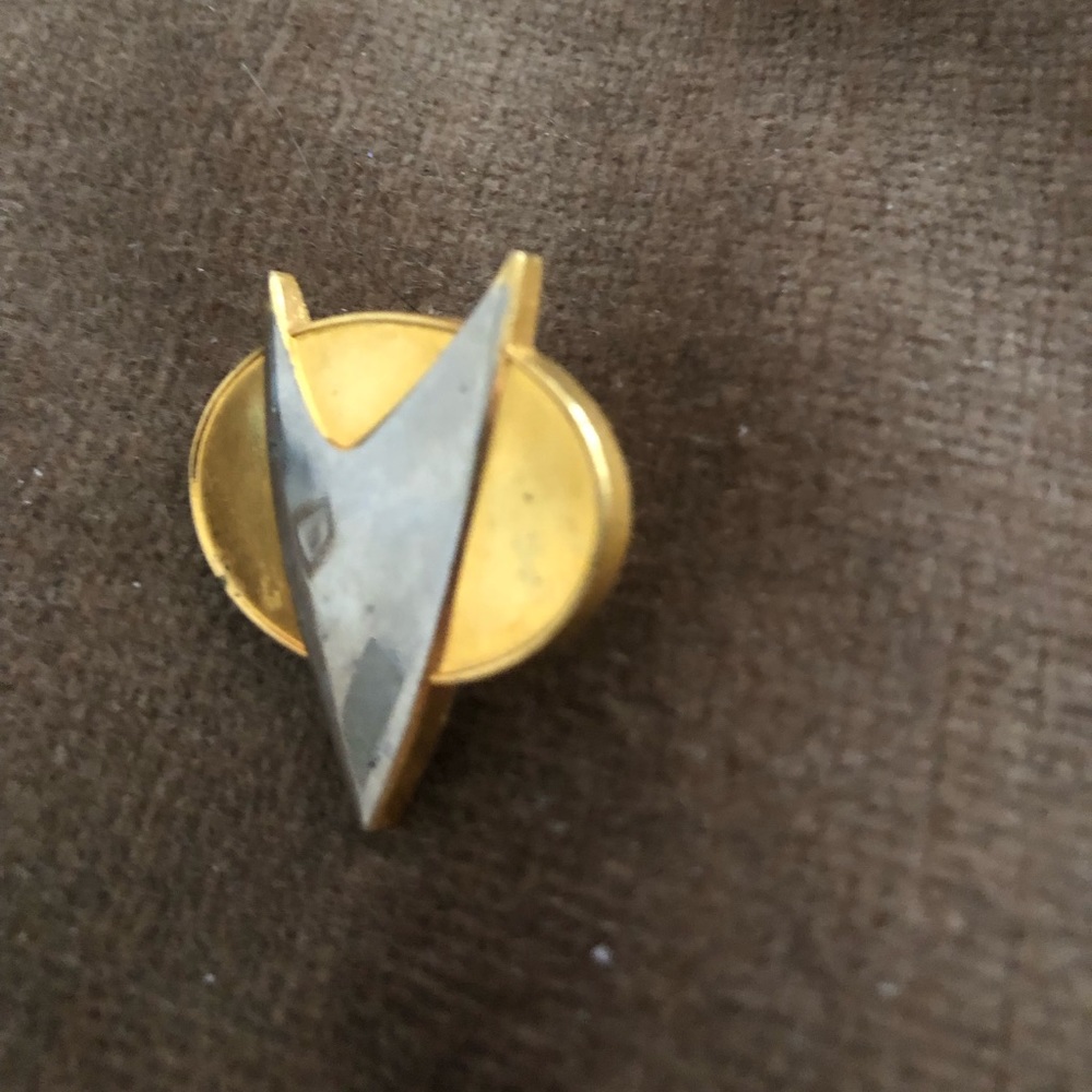 1993 Star Trek Stick Pin - 744 $35 or $30 w/offer